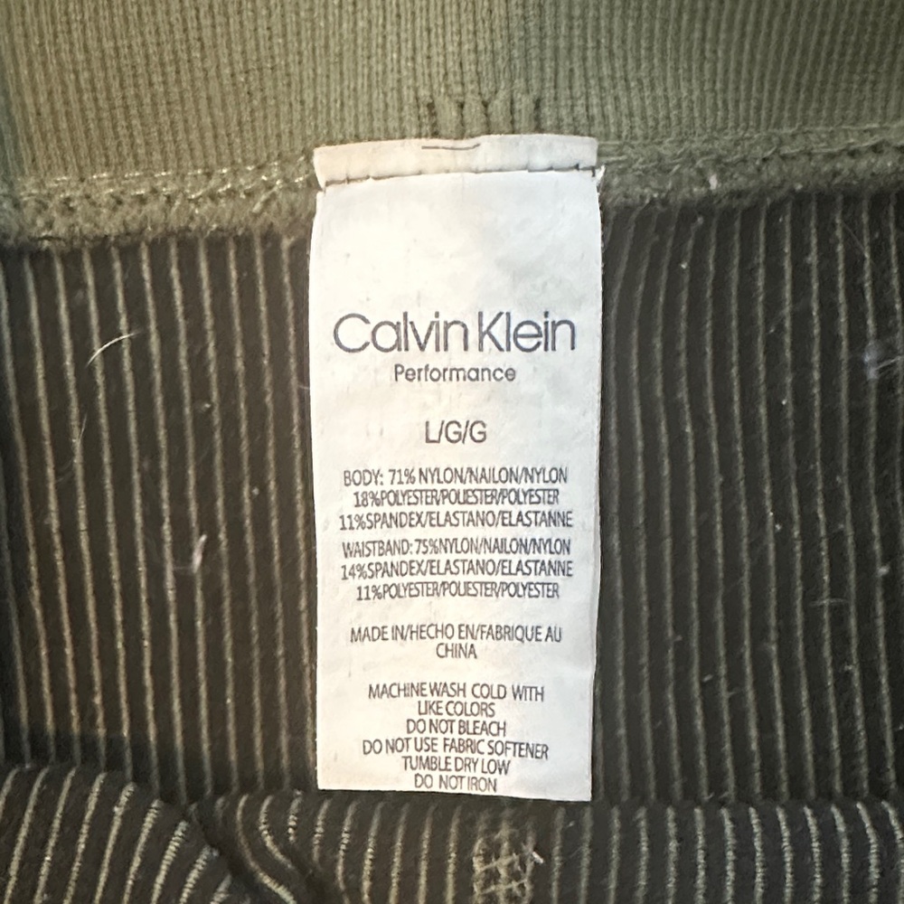 Calvin Klein Olive Ribbed Performance Shorts Large - Picture 3 of 5